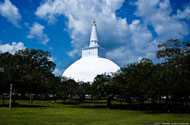 Ruwanwelisaya stupa